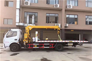 巴马附近汽车轮胎更换