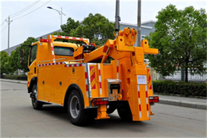 巴马高速路拖车费